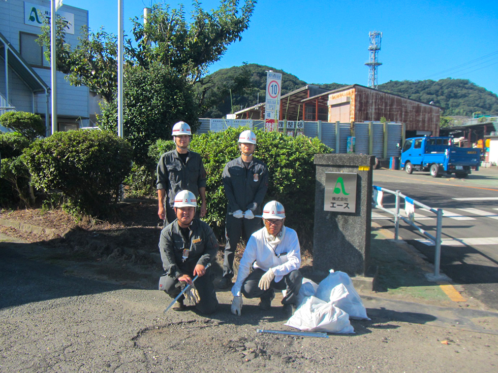 9月1日　工場周辺の清掃活動を行いました。
