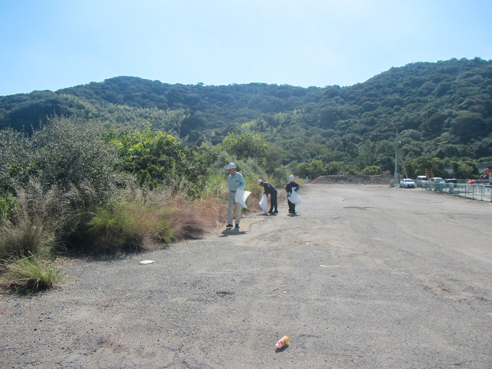 10月1日　清掃活動を行いました。