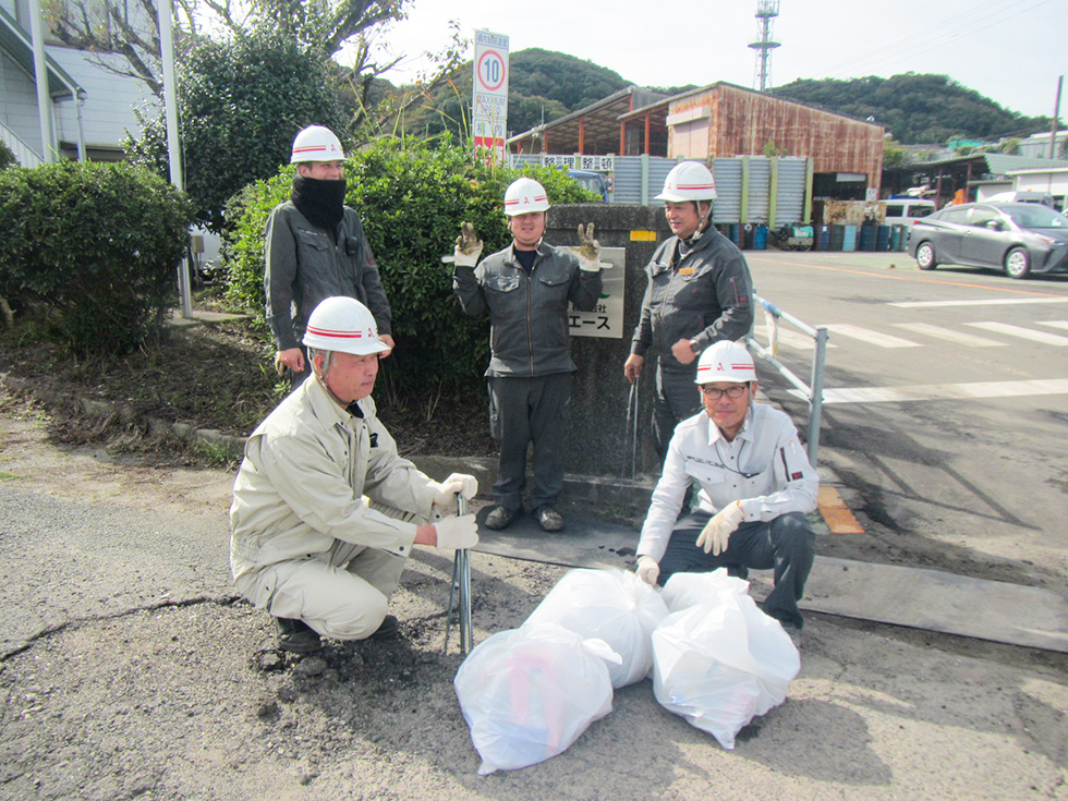 11月4日に清掃活動を行いました。