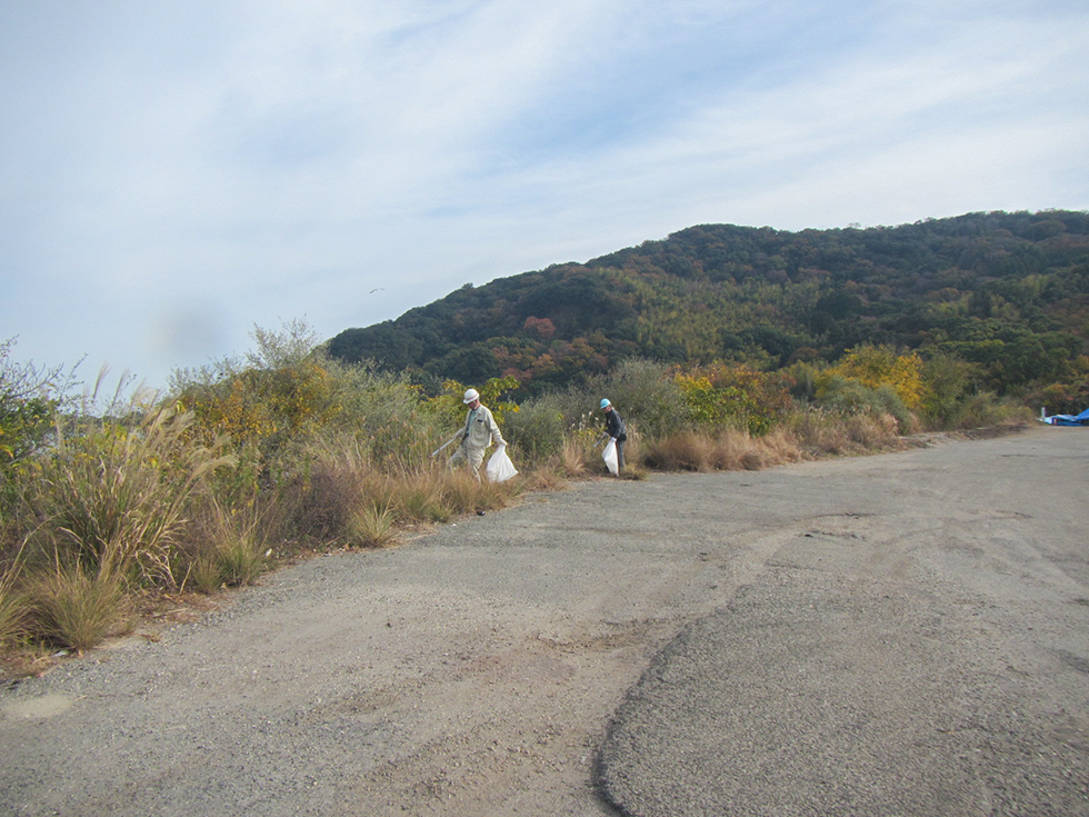 12月1日に清掃活動を行いました。