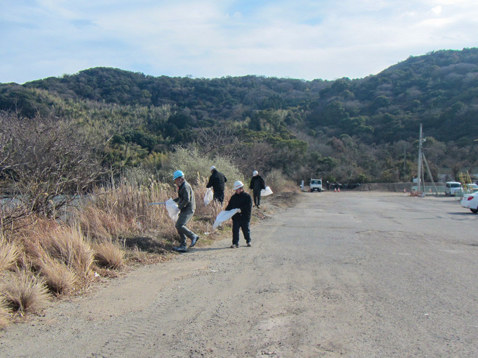 1月5日に清掃活動を行いました。