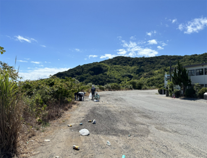 ８月６日「道路ふれあい月間」「徳島県OURリバーアドプト事業」の清掃活動を行いました。